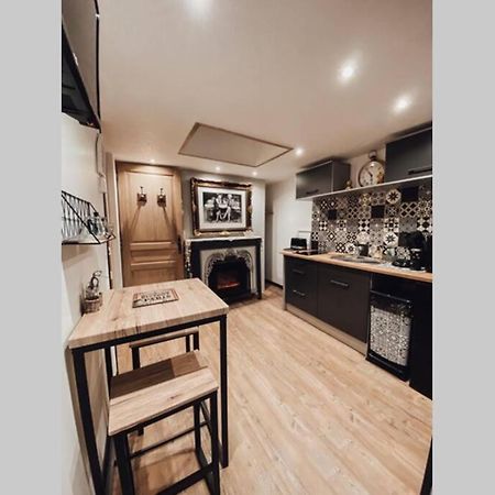 Appartement Romantique Parisien, Baignoire Retro Au Pied Du Lit Boulogne-sur-Mer Kültér fotó