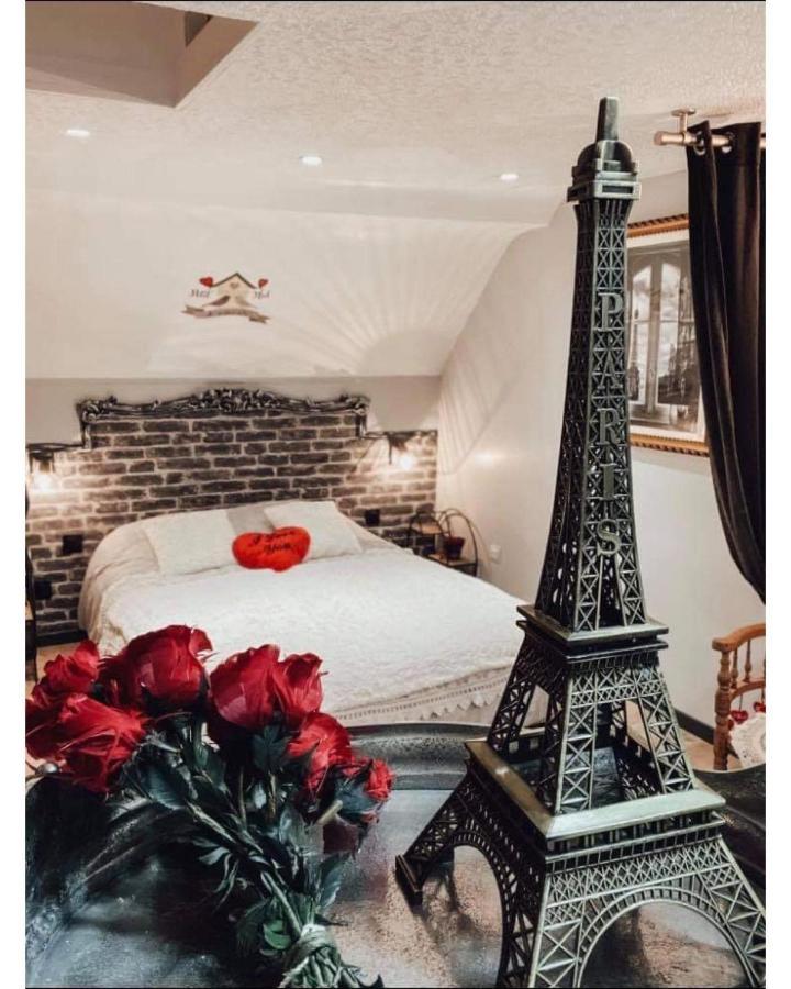 Appartement Romantique Parisien, Baignoire Retro Au Pied Du Lit Boulogne-sur-Mer Kültér fotó