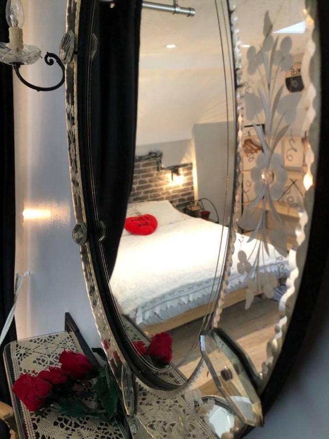 Appartement Romantique Parisien, Baignoire Retro Au Pied Du Lit Boulogne-sur-Mer Kültér fotó